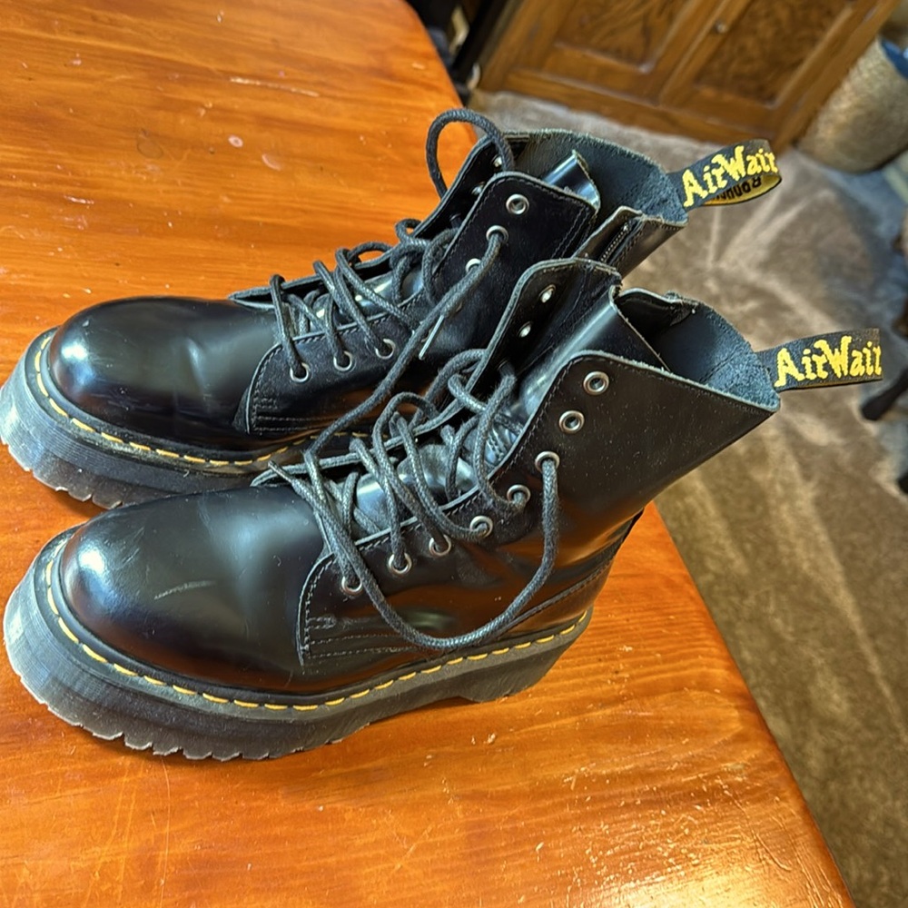 Women’s Doc Martens Jadon Boot Smooth Leather Platform Size 8 (UK 39)